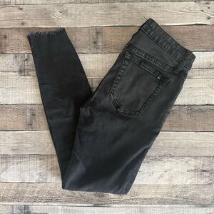 Joe’s Jeans Women’s Black Wash Raw Hem Skinny Jeans | 26